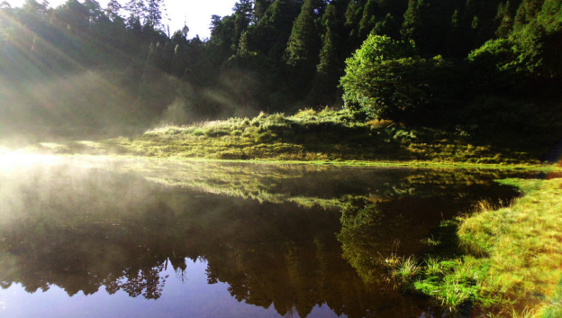 Sun Reflecting on Chia Lo Lake